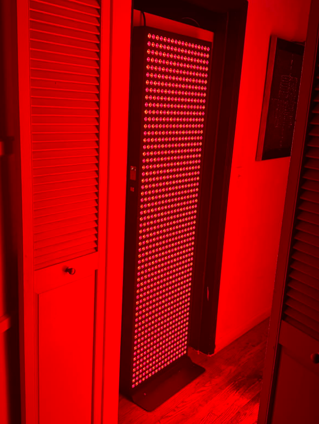 EXESAS irradiance chart: 194mW/cm² at 3 inches, 134mW/cm² at 6 inches, 116mW/cm² at 9 inches, 103mW/cm² at 12 inches, coverage areas shown